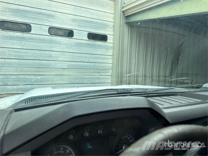 Ford F-250 4x2 Crew Cab Pickup 其他