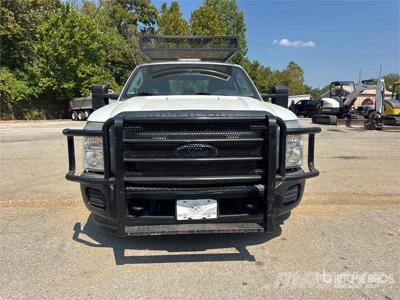 Ford F-250 4x2 Crew Cab Pickup 其他