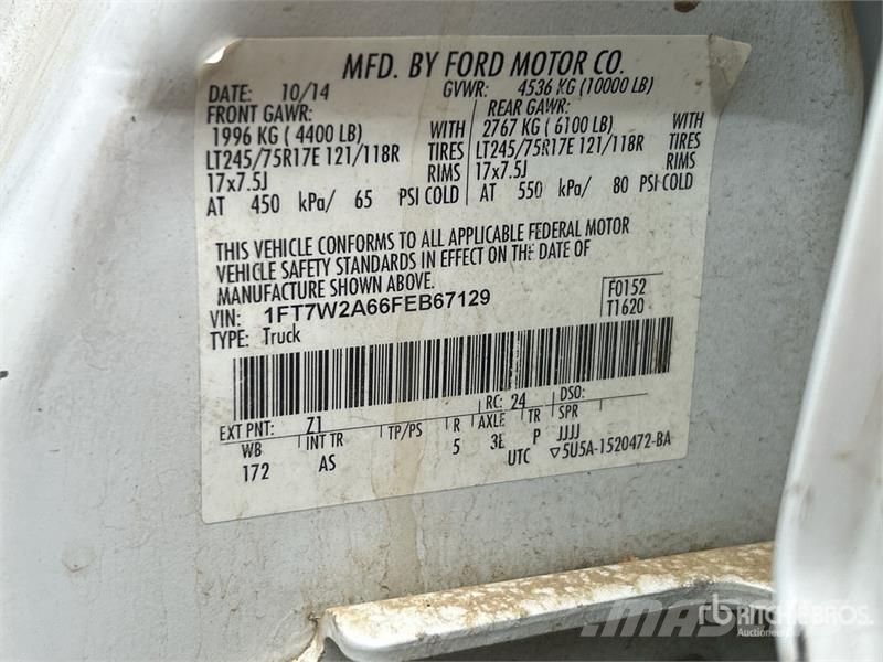 Ford F-250 4x2 Crew Cab Pickup Outros