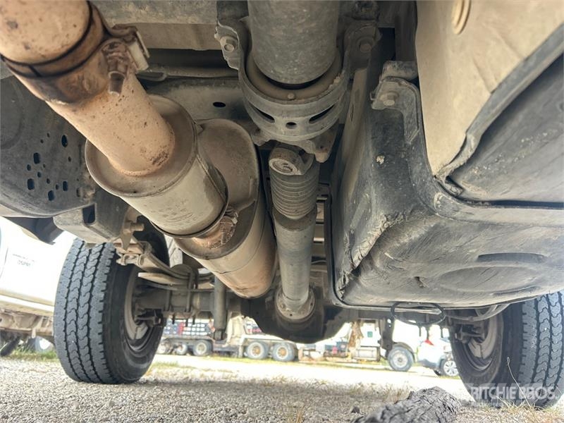 Ford F-250 4x2 Crew Cab Pickup Прочие фургоны