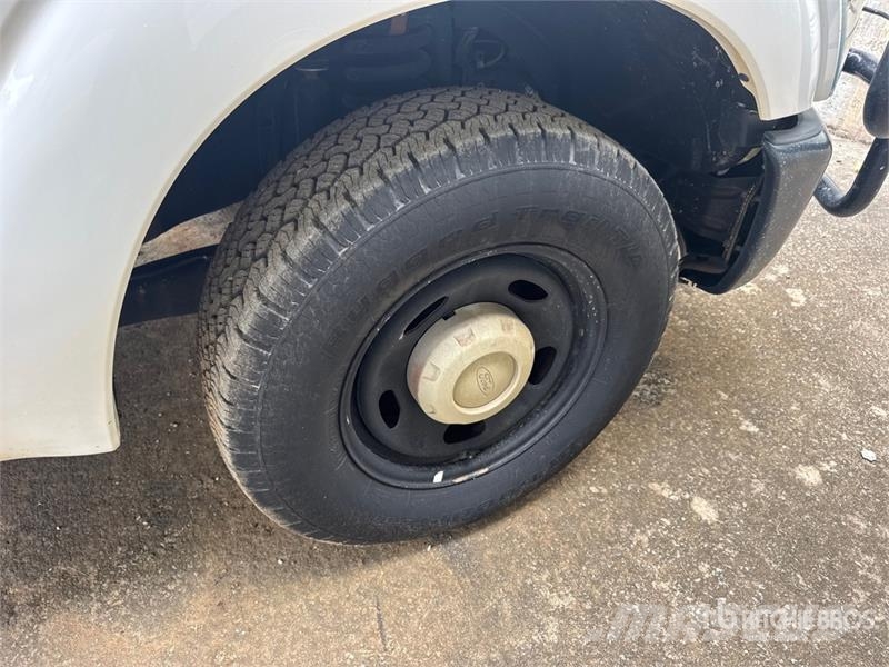 Ford F-250 4x2 Crew Cab Pickup 其他