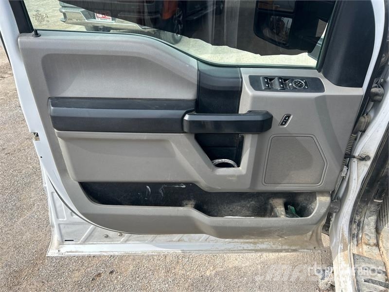 Ford F-250 4x2 Crew Cab Pickup Citi