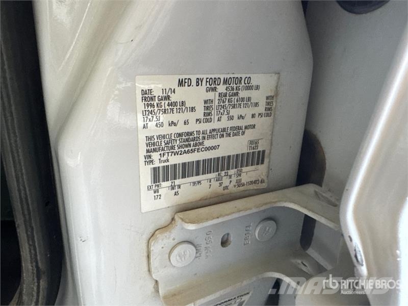 Ford F-250 4x2 Crew Cab Pickup 其他