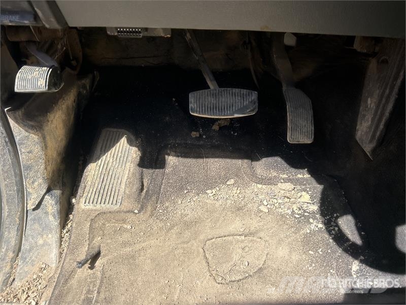 Ford F-250 4x2 Extended Cab Pickup 其他