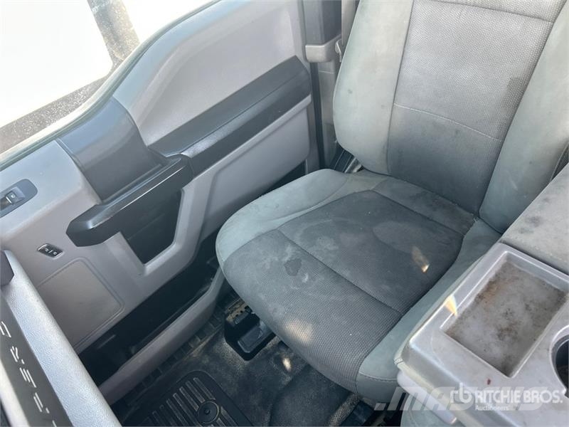 Ford F-250 4x2 Extended Cab Pickup 其他
