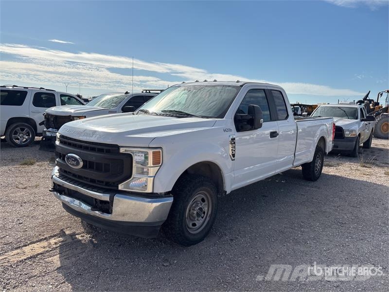 Ford F-250 4x2 Extended Cab Pickup (Inoperable) 其他