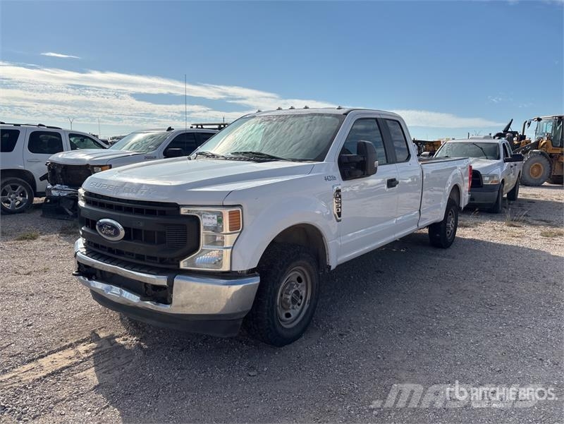 Ford F-250 4x2 Extended Cab Pickup (Inoperable) 其他