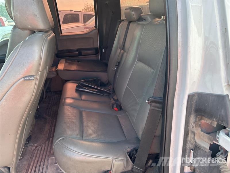 Ford F-250 4x2 Extended Cab Pickup (Inoperable) 其他