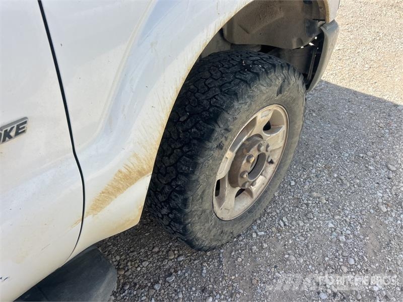 Ford F-250 4x2 Extended Cab Pickup 其他