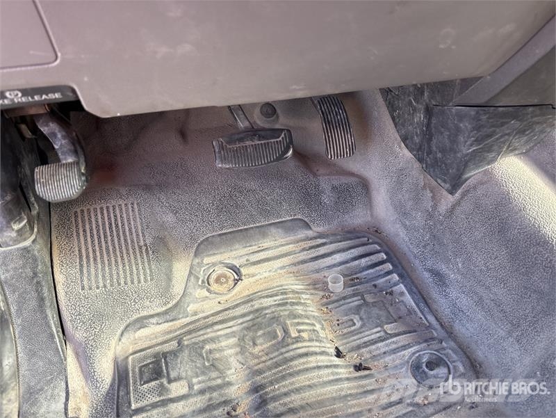 Ford F-250 4x2 Extended Cab Pickup (Inoperable) 其他