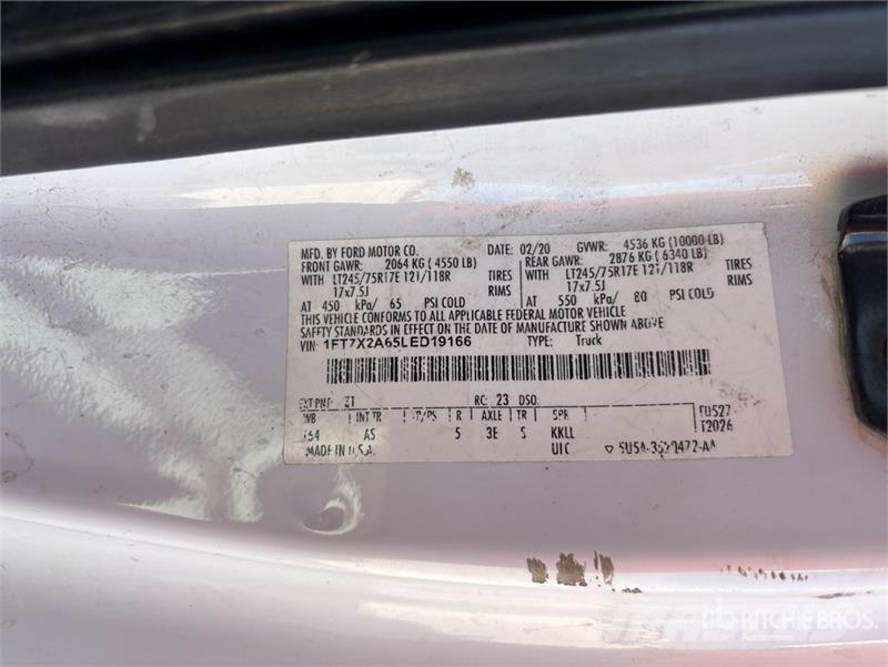 Ford F-250 4x2 Extended Cab Pickup (Inoperable) 其他