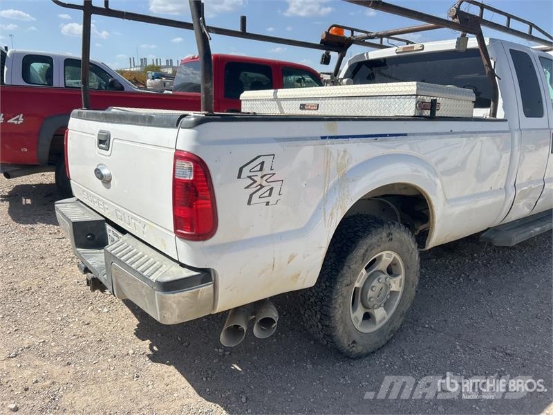 Ford F-250 4x2 Extended Cab Pickup 其他