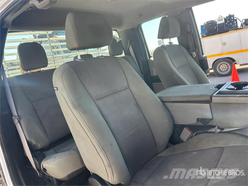 Ford F-250 4x2 Extended Cab Pickup 其他