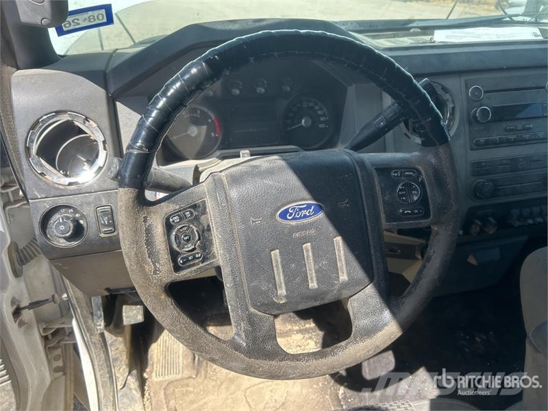 Ford F-250 4x2 Extended Cab Pickup 其他