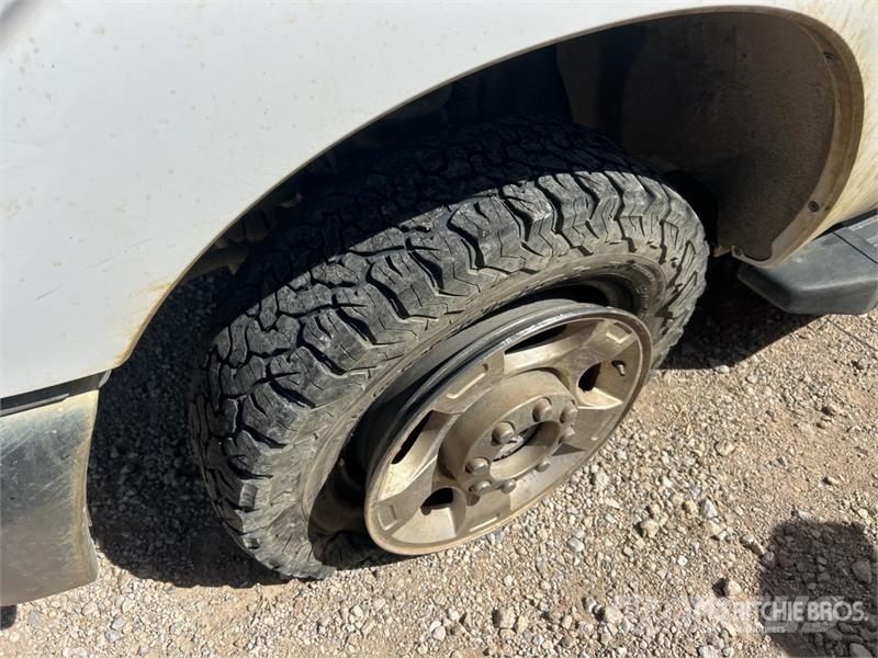 Ford F-250 4x2 Extended Cab Pickup 其他