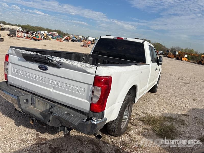 Ford F-250 4x2 Extended Cab Pickup (Inoperable) 其他
