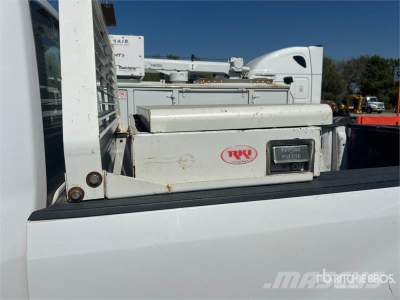 Ford F-250 4x2 Extended Cab Pickup 其他
