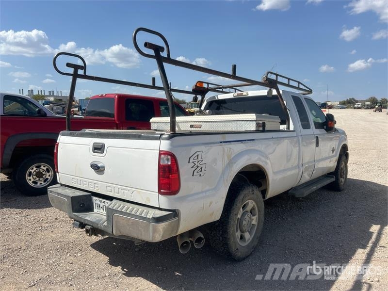 Ford F-250 4x2 Extended Cab Pickup 其他