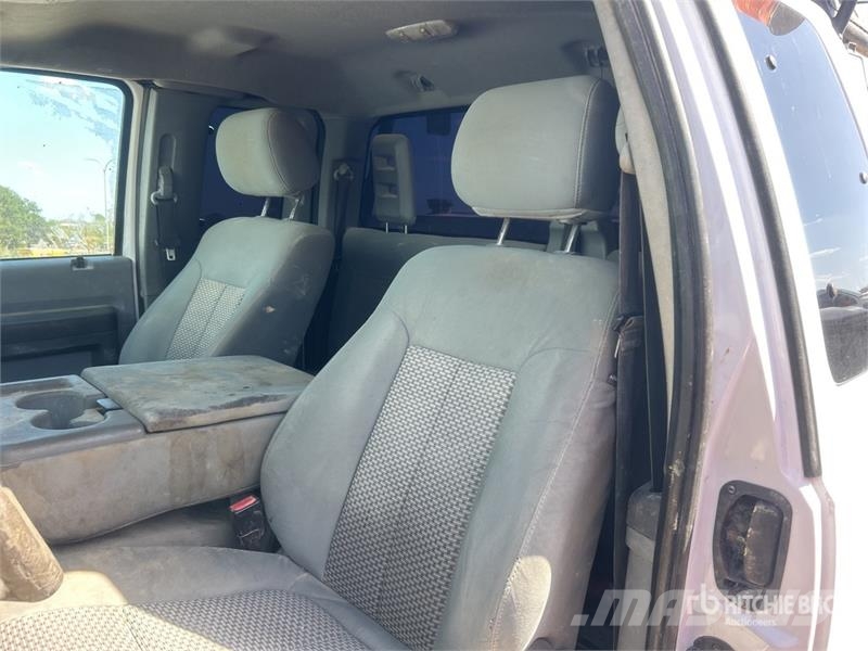 Ford F-250 4x2 Extended Cab Pickup 其他