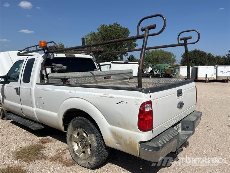 Ford F-250 4x2 Extended Cab Pickup 其他