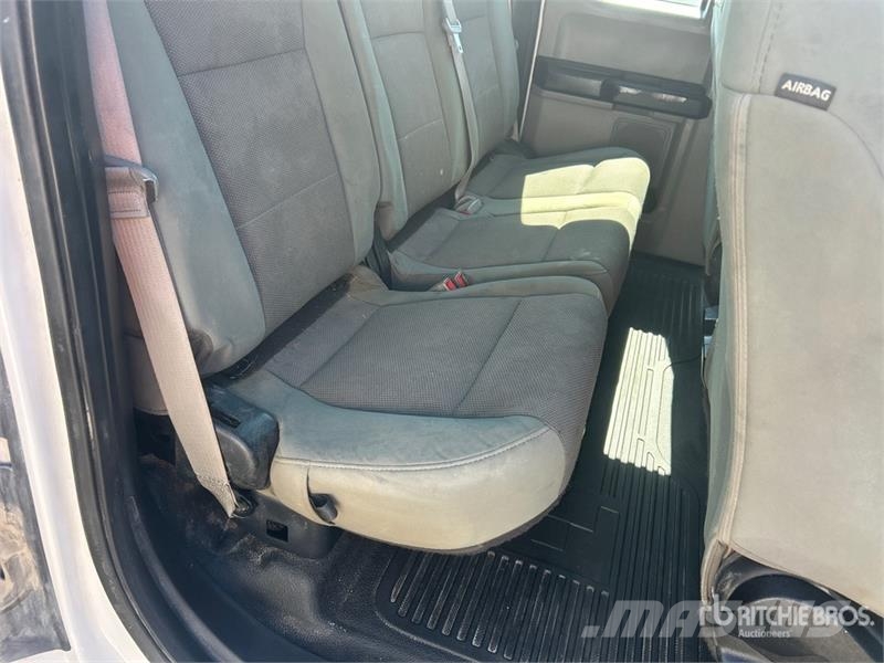 Ford F-250 4x2 Extended Cab Pickup 其他