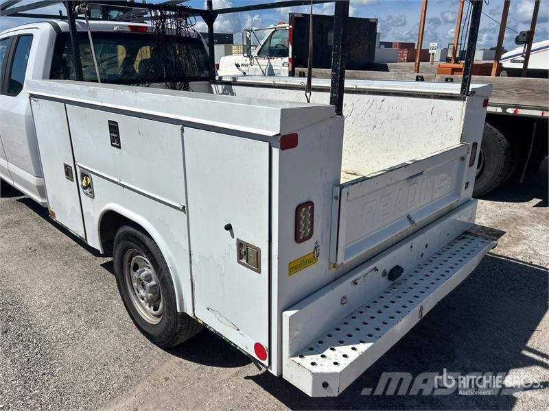 Ford F-250 4x2 Extended Cab Utility Truck Lava-autot