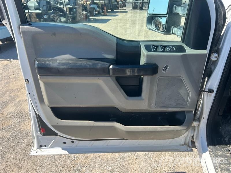 Ford F-250 4x2 Extended Cab Pickup 其他