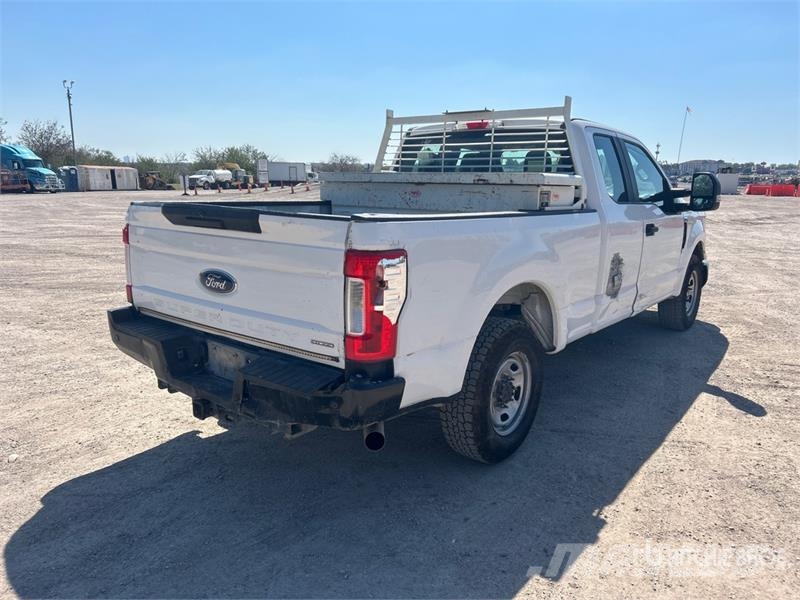Ford F-250 4x2 Extended Cab Pickup 其他