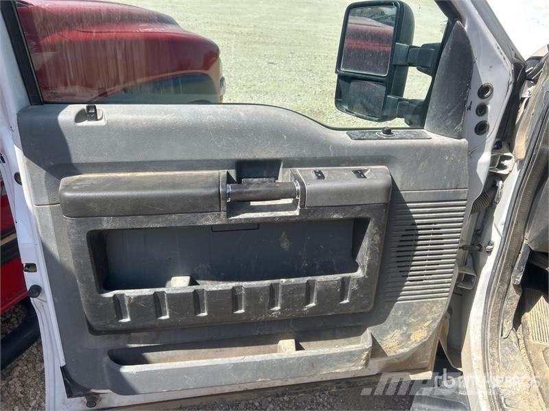 Ford F-250 4x2 Extended Cab Pickup 其他