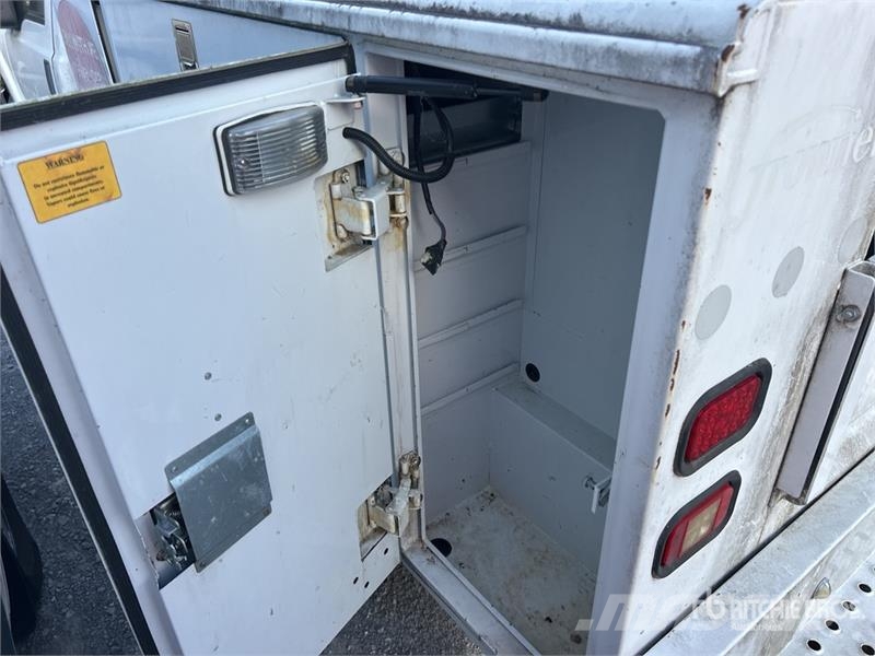 Ford F-250 4x2 Utility Truck (Inoperable) Pikapai / Bortiniai sunkvežimiai