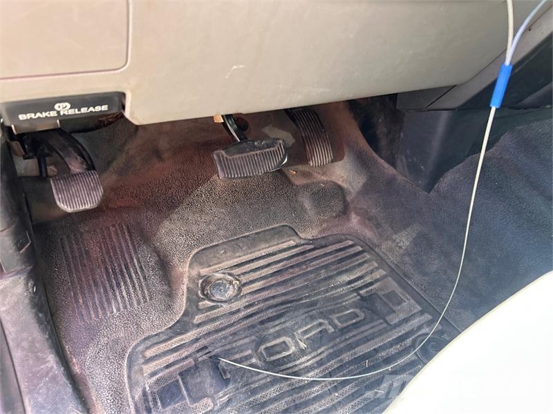 Ford F-250 4x2 Utility Truck Caja abierta/laterales abatibles