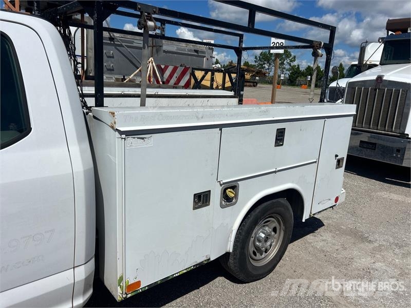 Ford F-250 4x2 Utility Truck Caja abierta/laterales abatibles