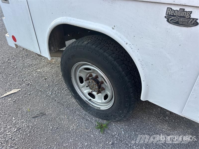 Ford F-250 4x2 Utility Truck (Inoperable) Pikapai / Bortiniai sunkvežimiai