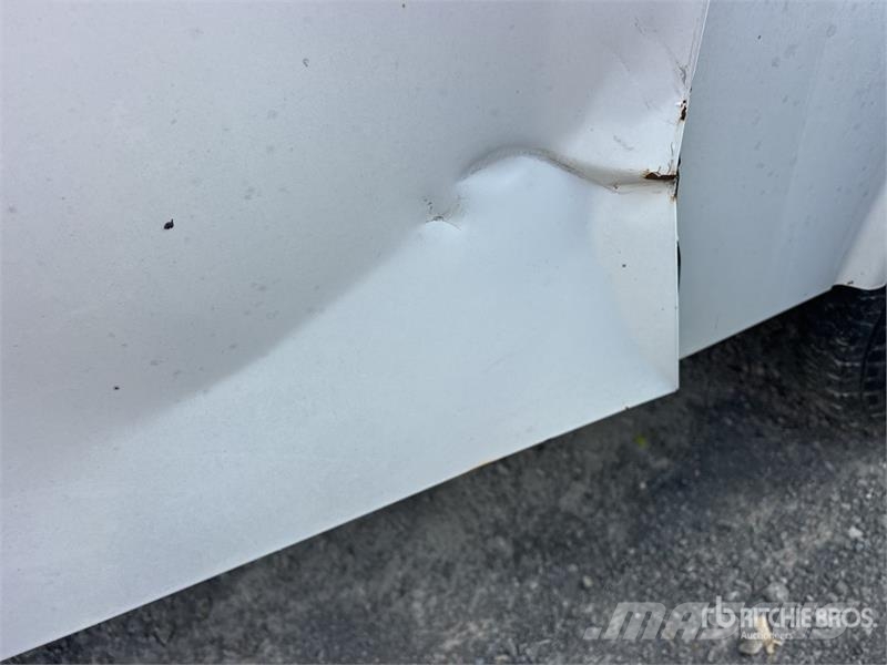 Ford F-250 4x2 Utility Truck (Inoperable) Pikapai / Bortiniai sunkvežimiai