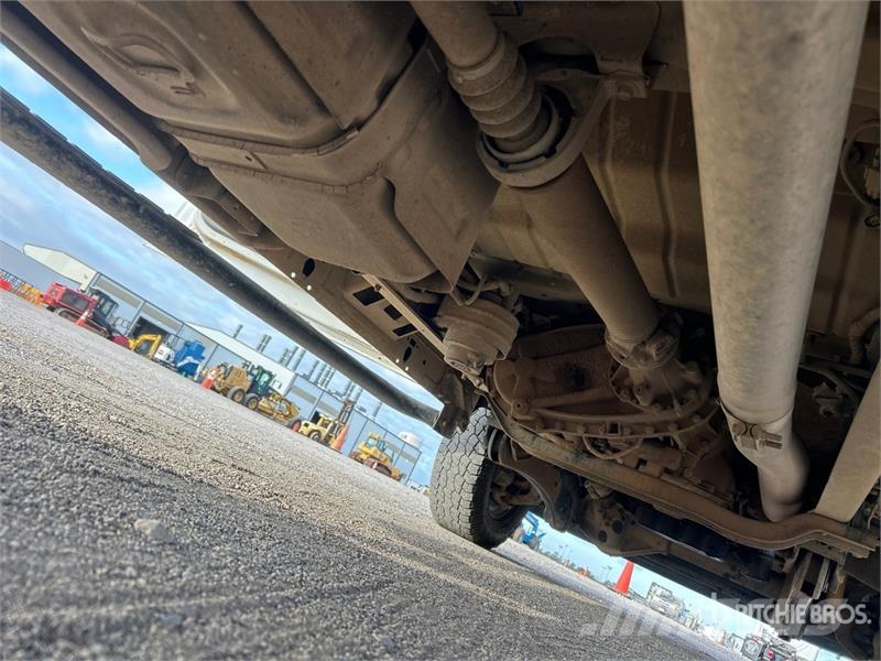 Ford F-250 4x4 Crew Cab Pickup Otras furgonetas