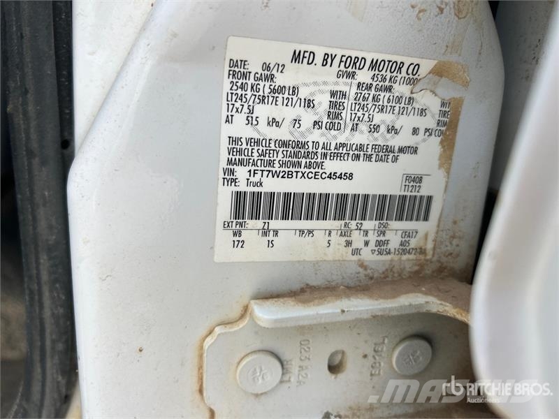 Ford F-250 4x4 Crew Cab Pickup Otras furgonetas