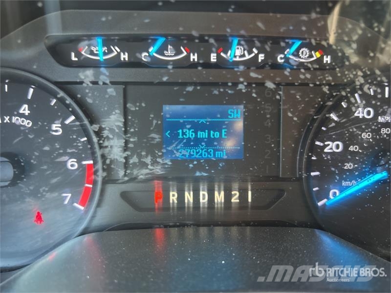 Ford F-250 4x4 Crew Cab Pickup Inne
