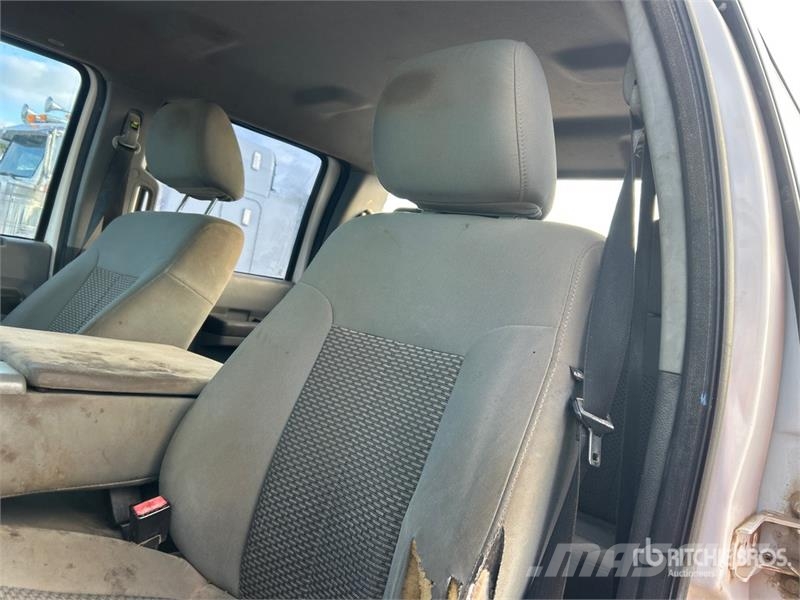 Ford F-250 4x4 Crew Cab Pickup Otras furgonetas