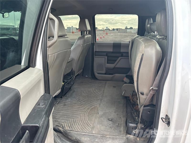 Ford F-250 4x4 Crew Cab Utility Truck Pick up/Dropside