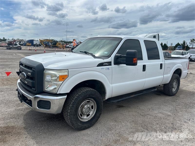 Ford F-250 4x4 Crew Cab Pickup (Inoperable) その他