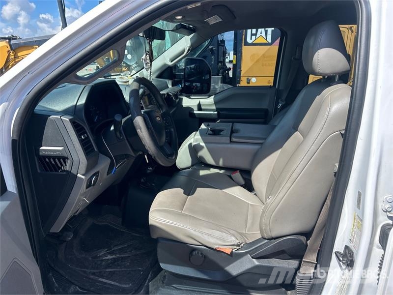 Ford F-250 4x4 Crew Cab Pickup Furgoni altro