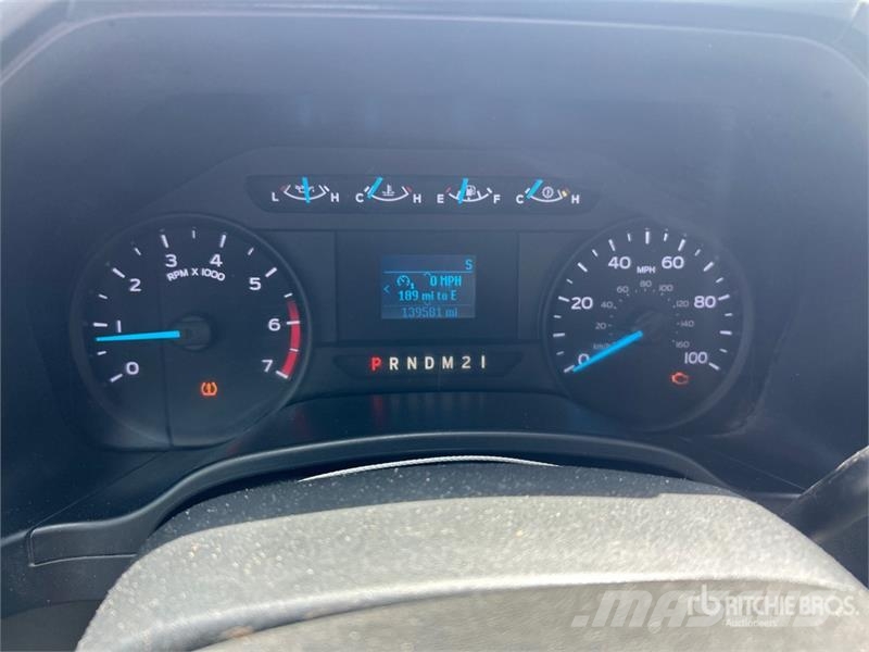 Ford F-250 4x4 Crew Cab Pickup 其他