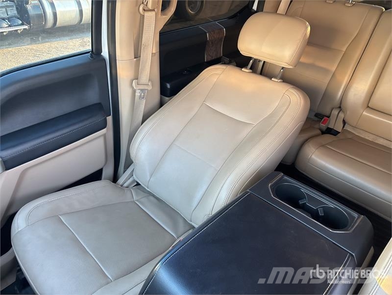Ford F-250 4x4 Crew Cab Pickup Други