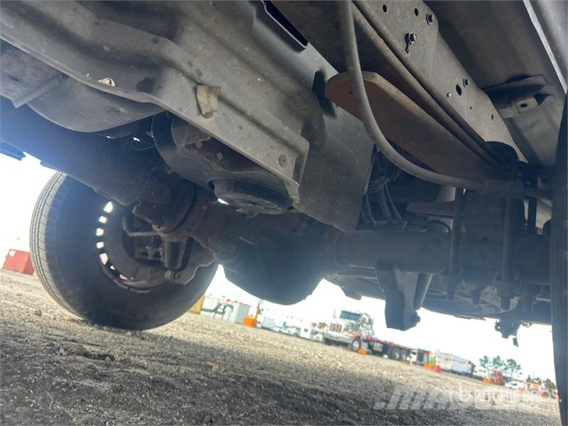Ford F-250 4x4 Crew Cab Pickup Otros