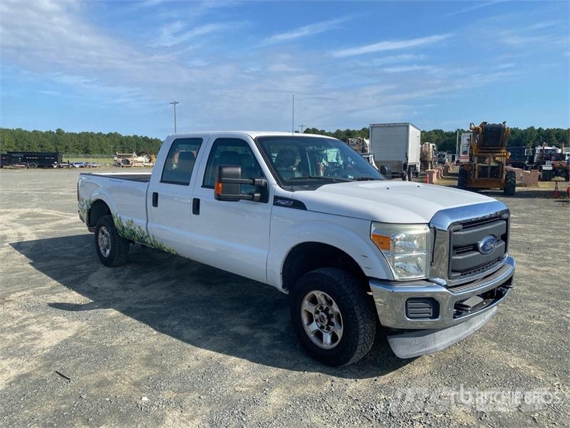 Ford F-250 4x4 Crew Cab Pickup Άλλα Vans