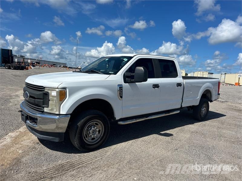 Ford F-250 4x4 Crew Cab Pickup Furgoni altro