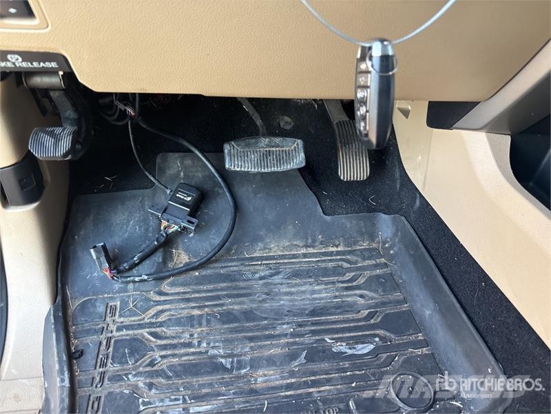 Ford F-250 4x4 Crew Cab Pickup Други