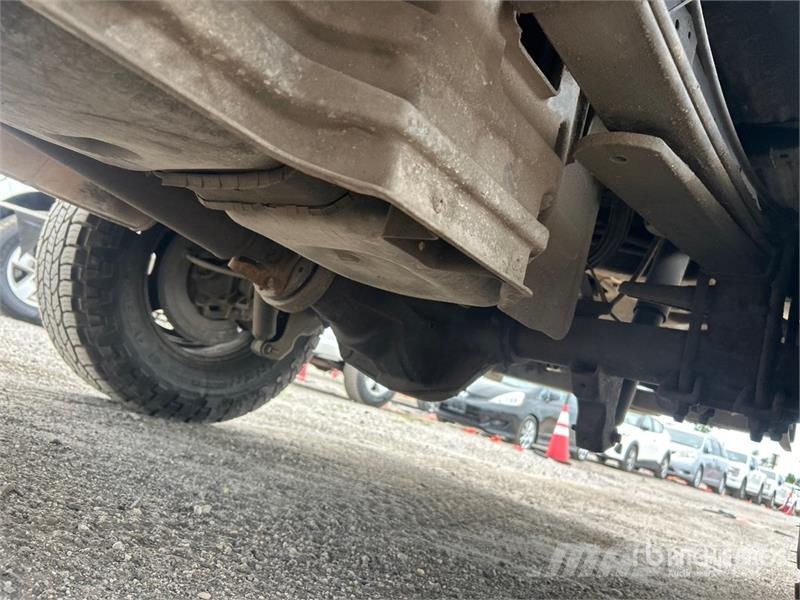 Ford F-250 4x4 Crew Cab Pickup (Inoperable) その他