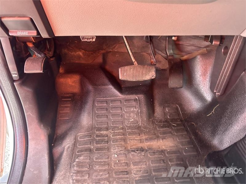 Ford F-250 4x4 Crew Cab Pickup Otros