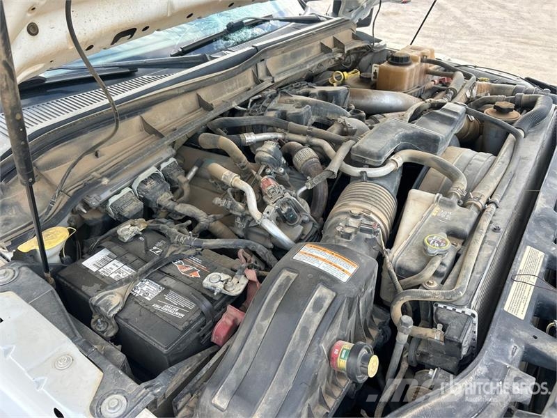 Ford F-250 4x4 Crew Cab Pickup Otras furgonetas